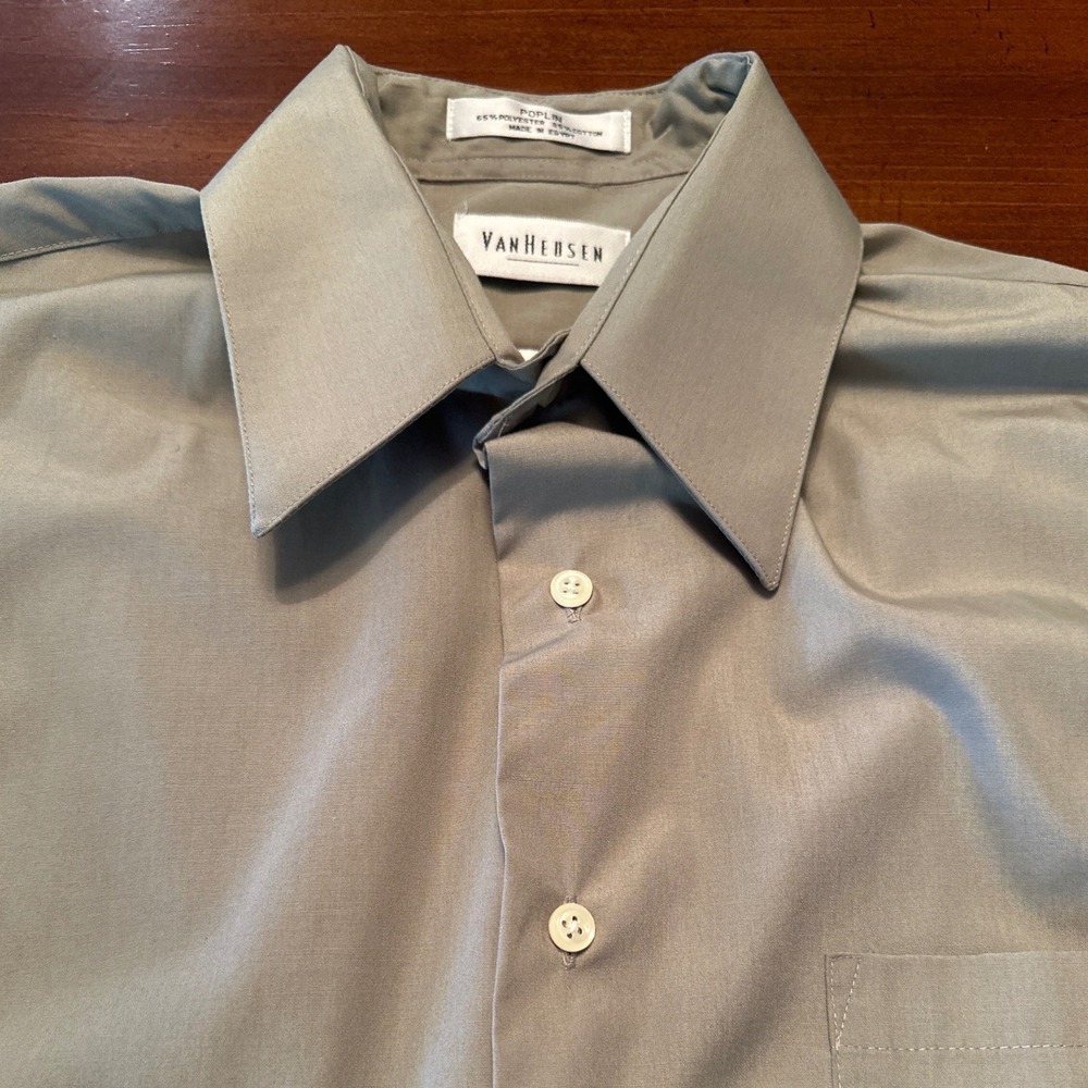 Van Heusen Dress Shirt Mens 15 32/33 Tan Excellent Poplin Button Down